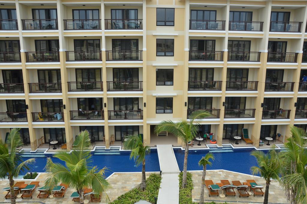 Henann Park Resort Balabag  Exterior photo