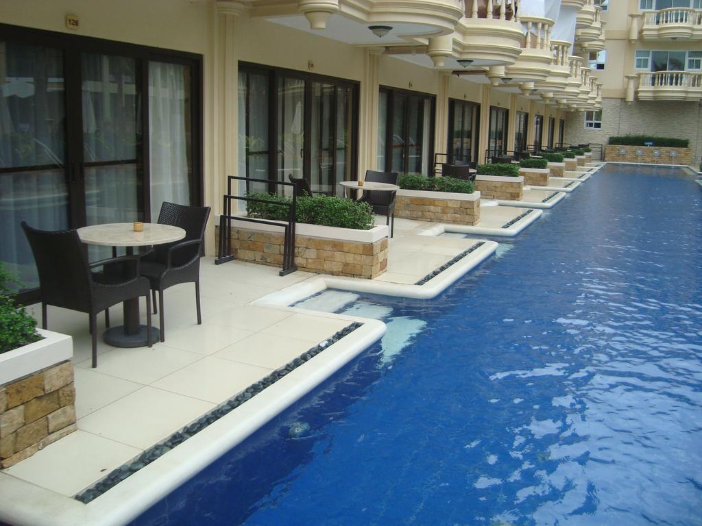 Henann Park Resort Balabag  Exterior photo