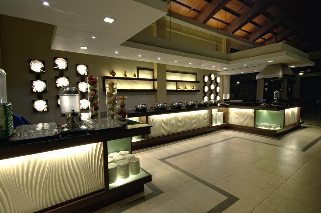 Henann Park Resort Balabag  Exterior photo