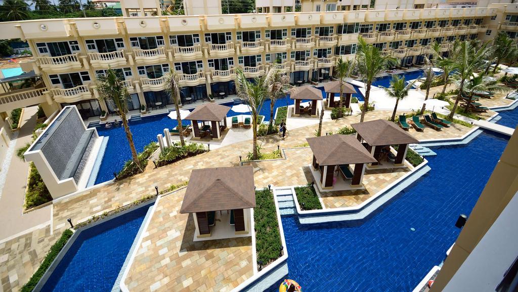 Henann Park Resort Balabag  Exterior photo