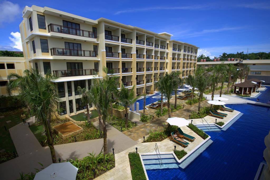 Henann Park Resort Balabag  Exterior photo