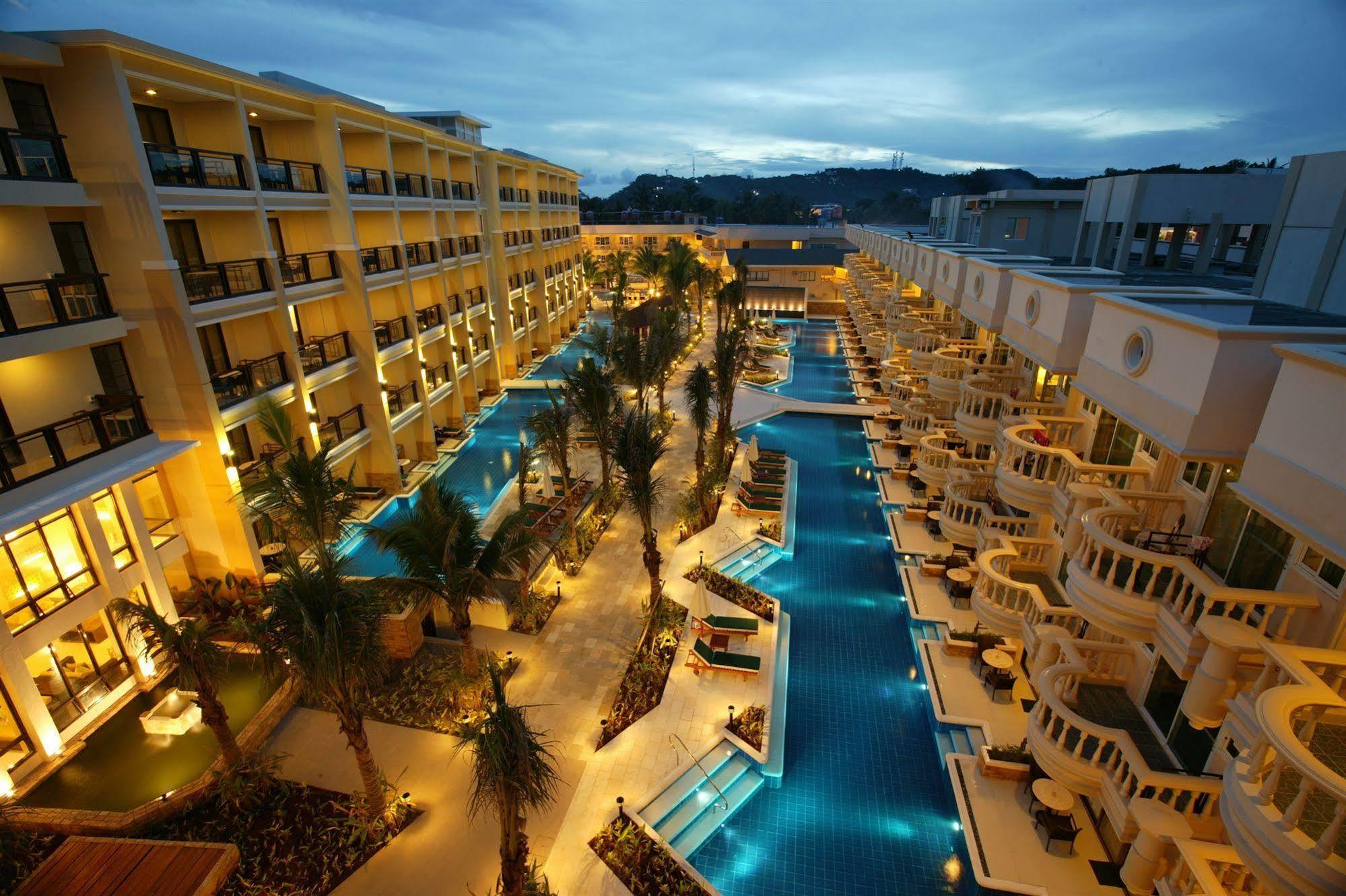 Henann Park Resort Balabag  Exterior photo